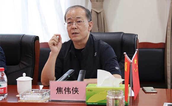 四川省委省政府決策咨詢委員會(huì)、西財(cái)智庫領(lǐng)導(dǎo)專家蒞臨四川棉麻集團(tuán)指導(dǎo)工作